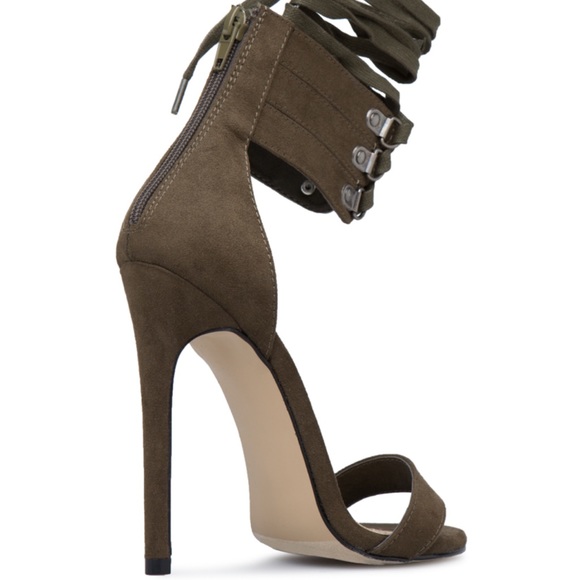 SHOEDAZZLE| ELLOUISE Ankle Strap Stiletto, SZ NWOT Color: TAN - Picture 7 of 15